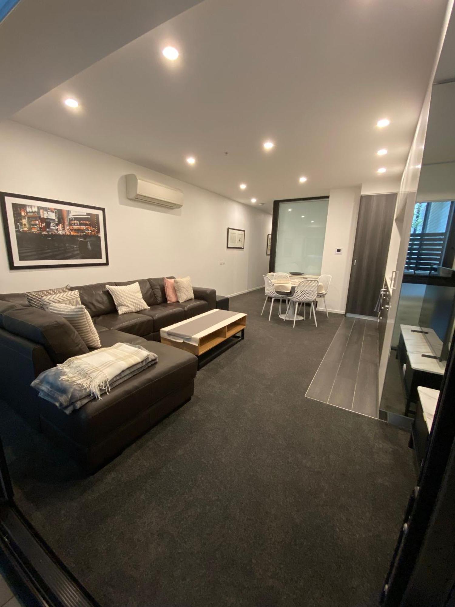 Modern, Quiet 1 Bed Apt on Fitzroy St, Opposite Albert Park Melbourne City Exterior foto