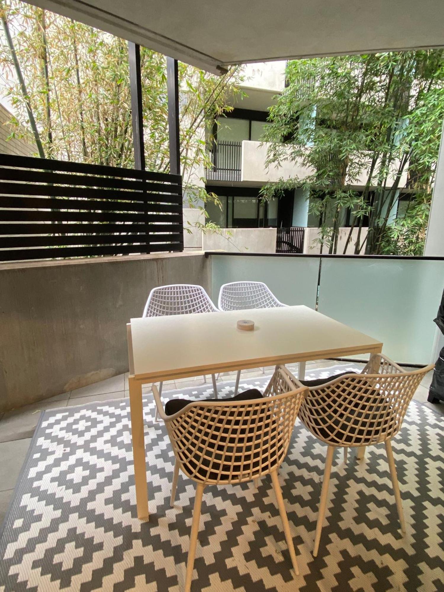 Modern, Quiet 1 Bed Apt on Fitzroy St, Opposite Albert Park Melbourne City Exterior foto
